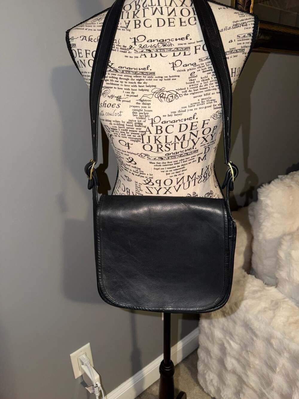 Vintage Coach Leather Flap Crossbody Bag Black